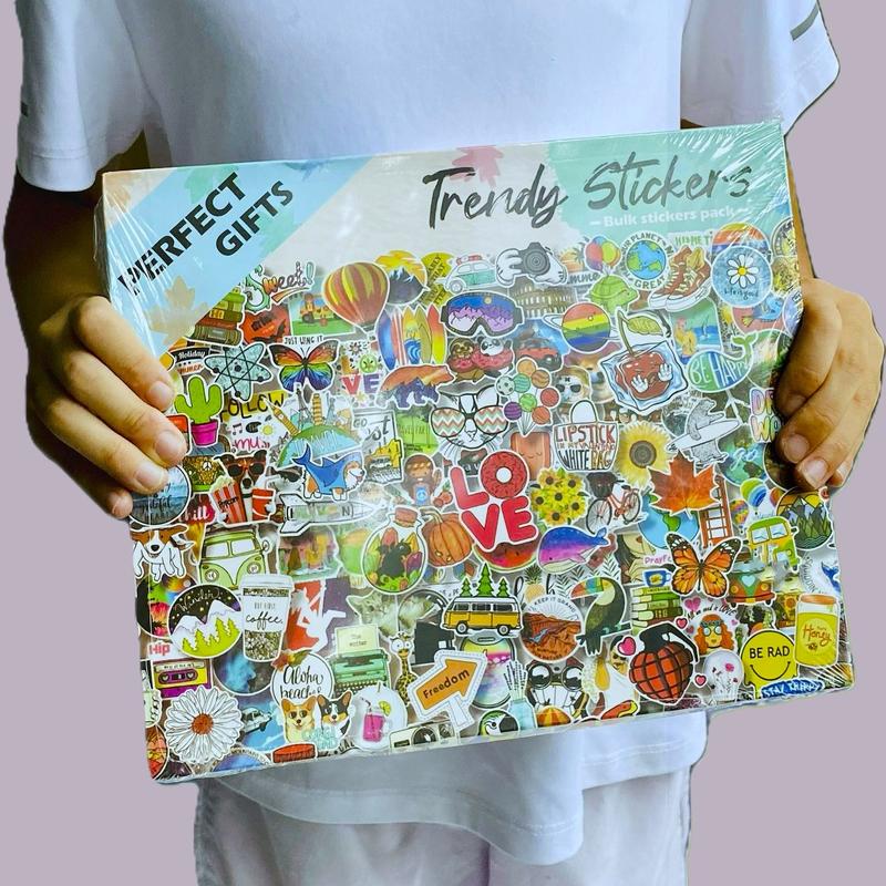 A Gift Box Set of 1000 Cute Animal Stickers for Kids, Perfect for Back to School, Christmas, and Bithday Parties, Motivational Reward Stickers for Kids Classroom, Aesthetic stickers for Scrapbooking