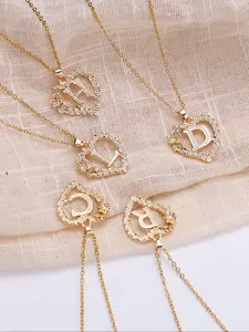 Classic Heart Flower Letter Pendant Necklace for Women, Party Jewelry Gift, Unique Personalized Accessory, Ladies Fashion Charm, Initial Letter Necklace