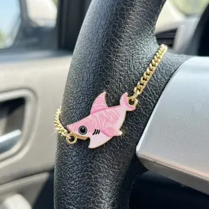 Cute Shark Steering Wheel Hanging Ornament, Car Hanger Ornament for Car Decoration, Car Dashboard Decoration, Suitable for Men and Women, Stylish Automotive Accessory