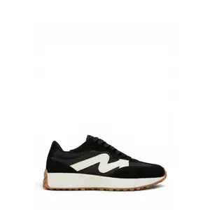 Level Up Sneakers - Black