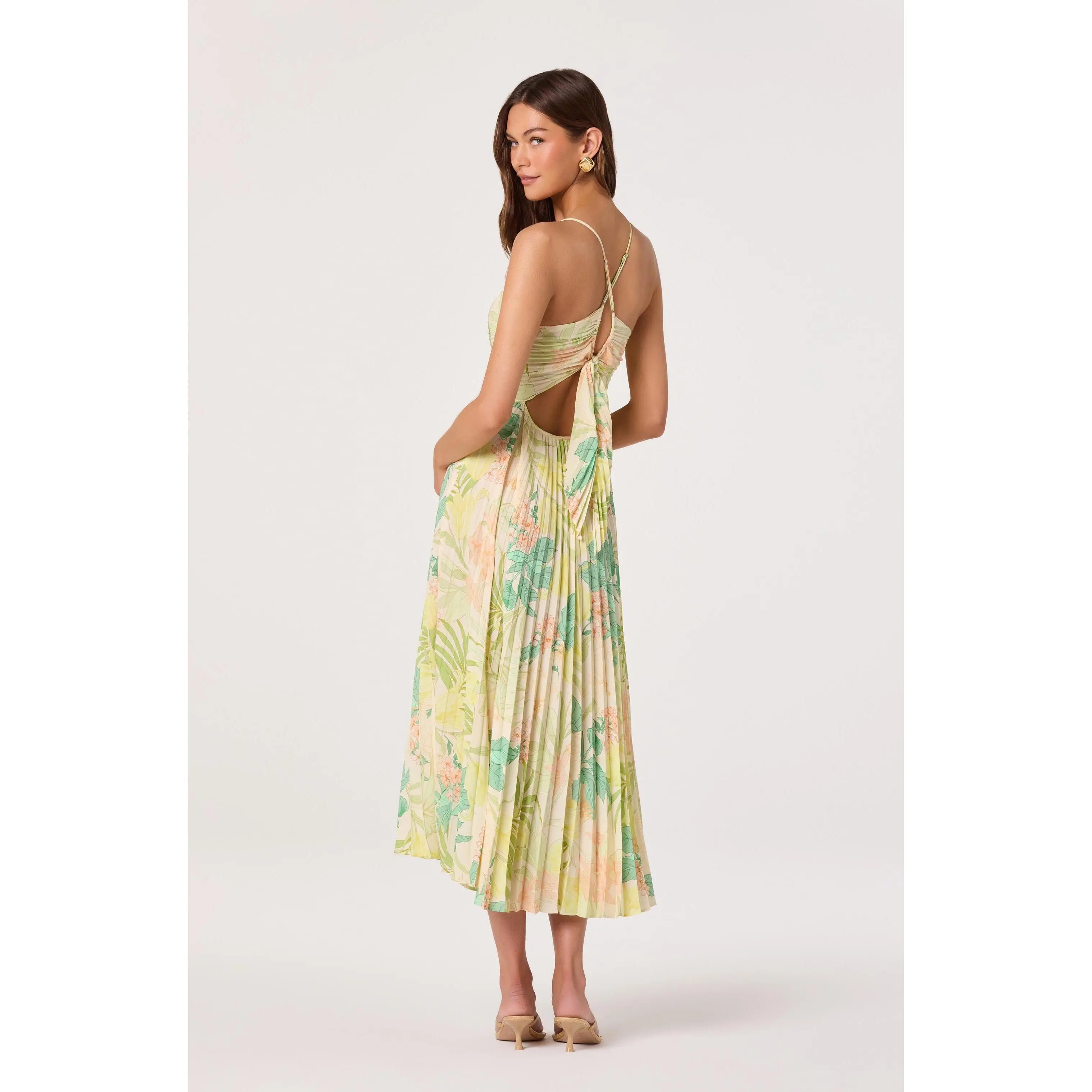 Blythe Floral Plisse Midi Dress - TikTok Shop Blythe Floral Plisse Midi Dress - TikTok Shop
