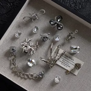 14 pcs Punk Hollow Out Heart & Chain Design Shoes Decoration Fashionable Comfort Shoes Decorations for Clogs Men Women Unisex Gift for Party Favor Decor Daily Footwear (No Shoes) Casual