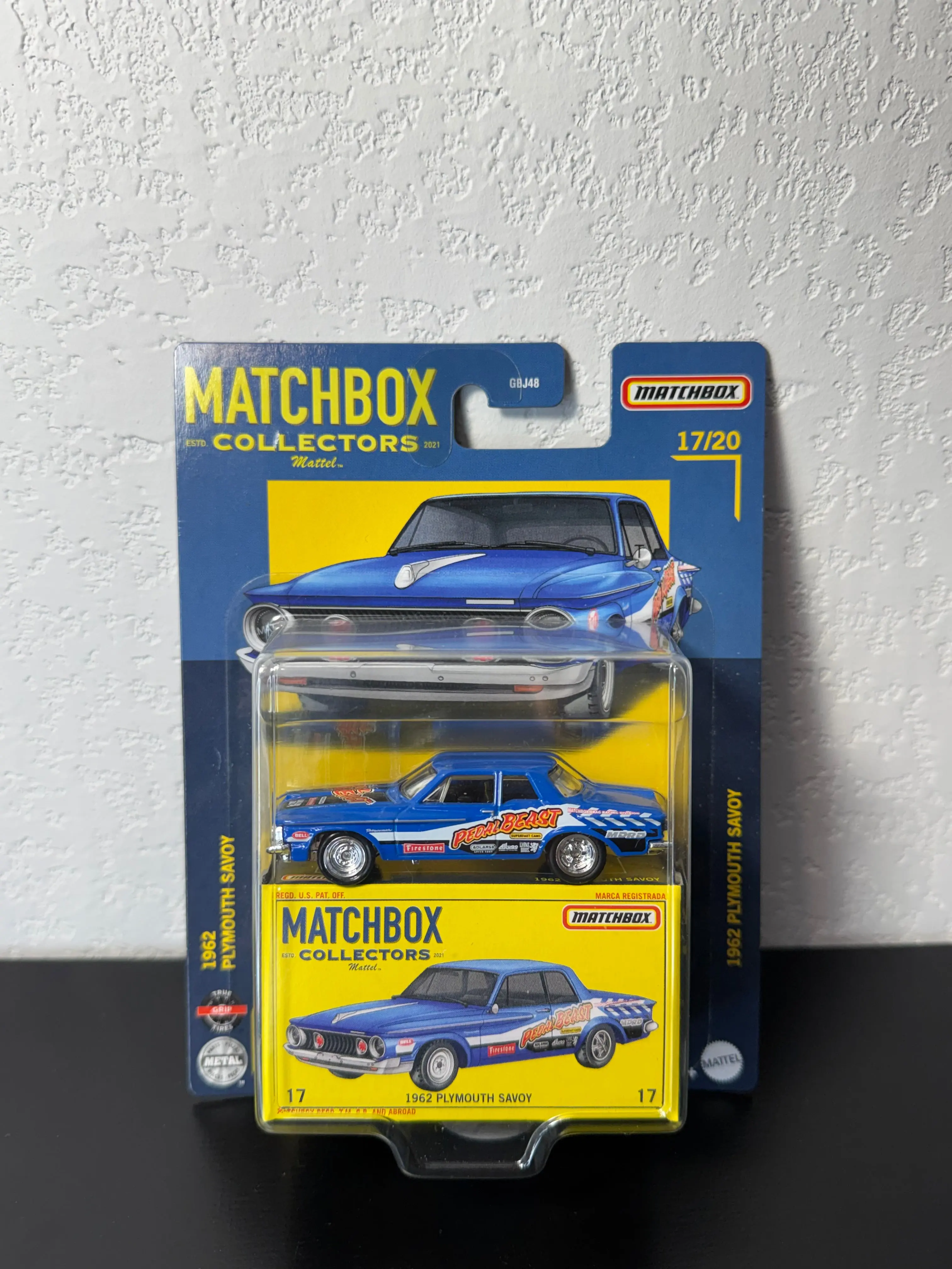 Matchbox Collectors Classic Car Collector Set - 1962 Plymouth Savoy, Blue, #17 MB1238, Scale 1/64 Diecast Model Car, Display