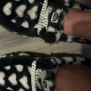 HEYDUDE Wendy Slipper Hearts - Comfortable Slip on Footwear