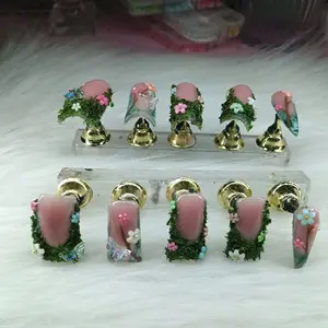 Trinity Garden Duck Press On Nail