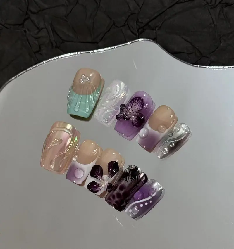 tammy--Customized Nails Picked In Liveroom