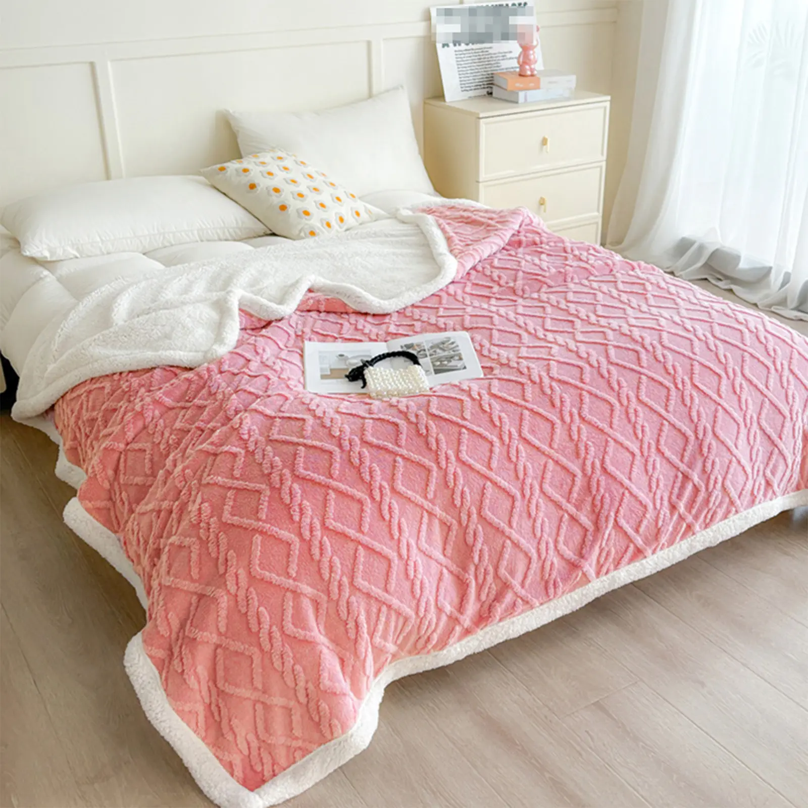 【Super Category】ROSEKIND Fluffy Sherpa Blanket, Ultra Soft Fuzzy Throw Blanket for Couch and Bed, Warm Cozy Thick Fleece Blanket, Cute Reversible Plush Throw for Sofa and Bedroom
