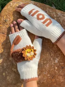 Autumn-Winter Warm Knit Gloves, Animal Pattern Half Finger Gloves, Casual Slim-Fitting Design, Handmade Yarn Cartoon Lion Gloves