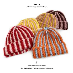 Cat Brother's new personalized contrasting striped knitted hat for men and women in autumn and winter fashion, color blocked warm and folded woolen hat