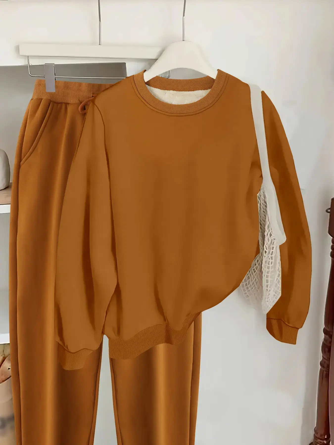 Women's Thick Fleece Winter Set, Casual Round Neck Sweater & Jogger Pants, Comfortable Warm for Fall & Winter