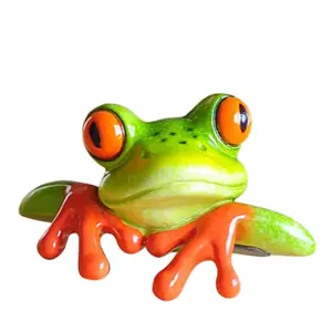 Funny Resin Frogs Decor, 3D Creative Craft Animal Frog Figurine Adorable Office Desk Toy Frog Gift Great for Computer Monitor Desk Decoration Smooth Eye Ornaments