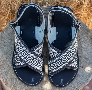 MENS EMBROIDERED HUARACHE Mexican sandals with cushioned sole