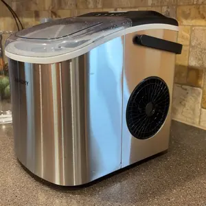 Product Review of EUHOMY Ice Maker Countertop with Handle, 26lbs in 24Hrs, 9 Ice Cubes Ready in 6 Mins, Auto-Cleaning Portable Ice Maker with Basket and Scoop, for Home/Kitchen/Camping/RV. (2024 New Silver) Utensils from T**