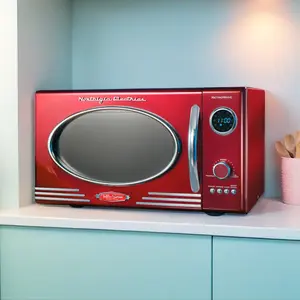 Nostalgia 0.9 Cu. Ft.  800-Watt Retro Microwave Oven, Red