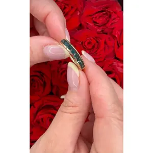 Anillo en 10k con piedra Grandidierite