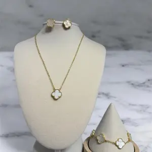Elegante Set de Clover - Gold Plated Clover Necklace & Earrings Set for Women