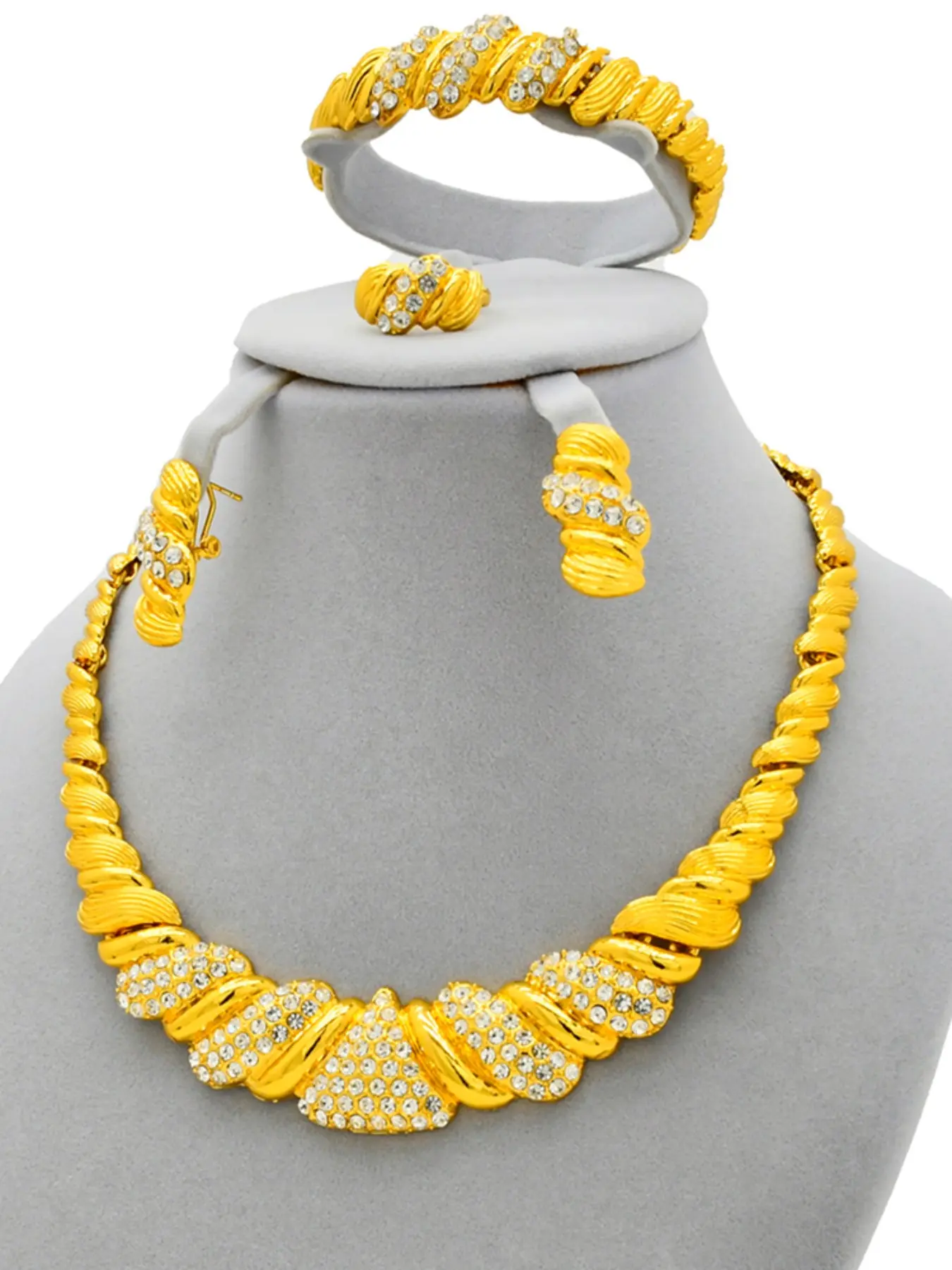 4-Piece Nigerian Gold Plated Jewelry Set, Crystal Design Dubai Necklace Bracelet Ring Earrings, Elegant Floral Pattern, Perfect for Parties and Gifts