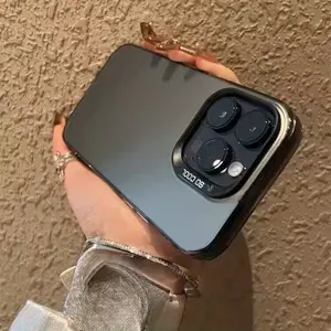 Minimalist premium silver-colored phone case. Electrically powered all-inclusive anti-drop protection cover, suitable for iPhone 17/16/15/14/13/12/11