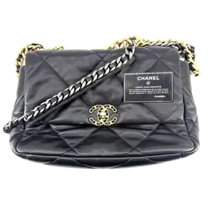 Pre-owned CHANEL Shiny Lambskin Quilted Medium 19 Flap Black with Gold Hardware C19