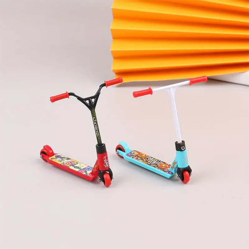 1pc Finger Skateboard Mini Skateboard Fingertip Bike Extreme Sport Deck Novelty Toys