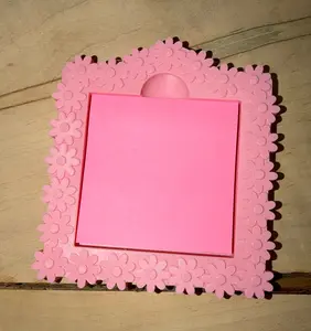 Daisy Sticky Note Holder