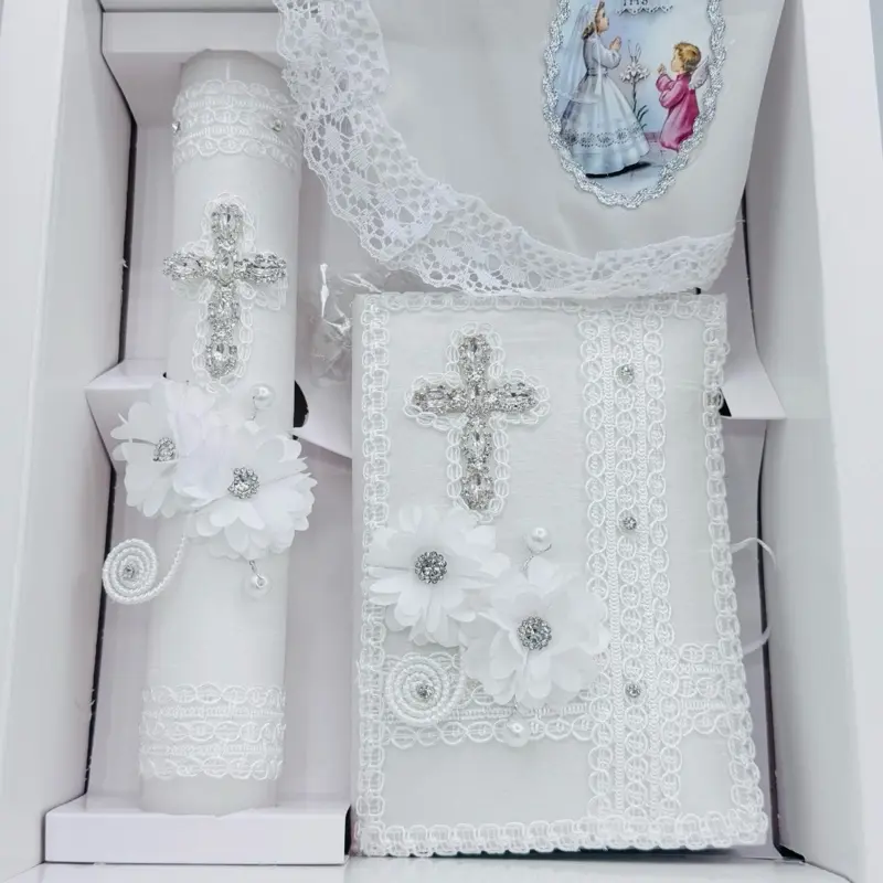 8in Unisex Traditional First Communion Religious Party Gifts Set for Children - Includes Candle, Rosary, New Testament, Decorative Elements in Box, Bilingual English-Spanish Ceremony Supplies