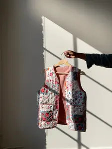 Abbott Floral Patchwork Lightweight Quilted Vest In Blush