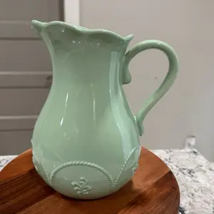 Jarra Marbella color menta. Princess house