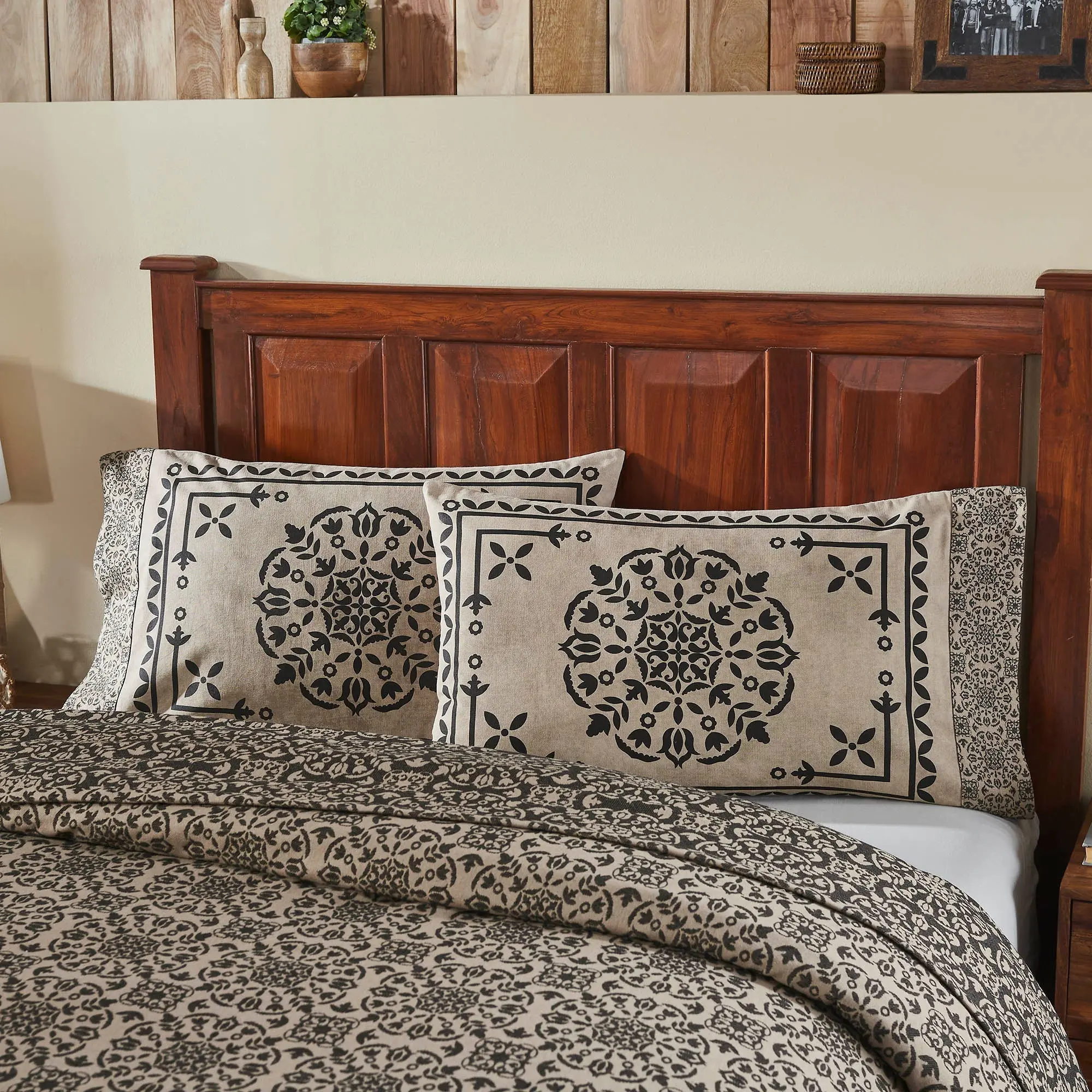 Decorative Black and Tan Jacquard Pillow Cases, Cotton Blend Durable Bedding Linens for Home Décor, Rust