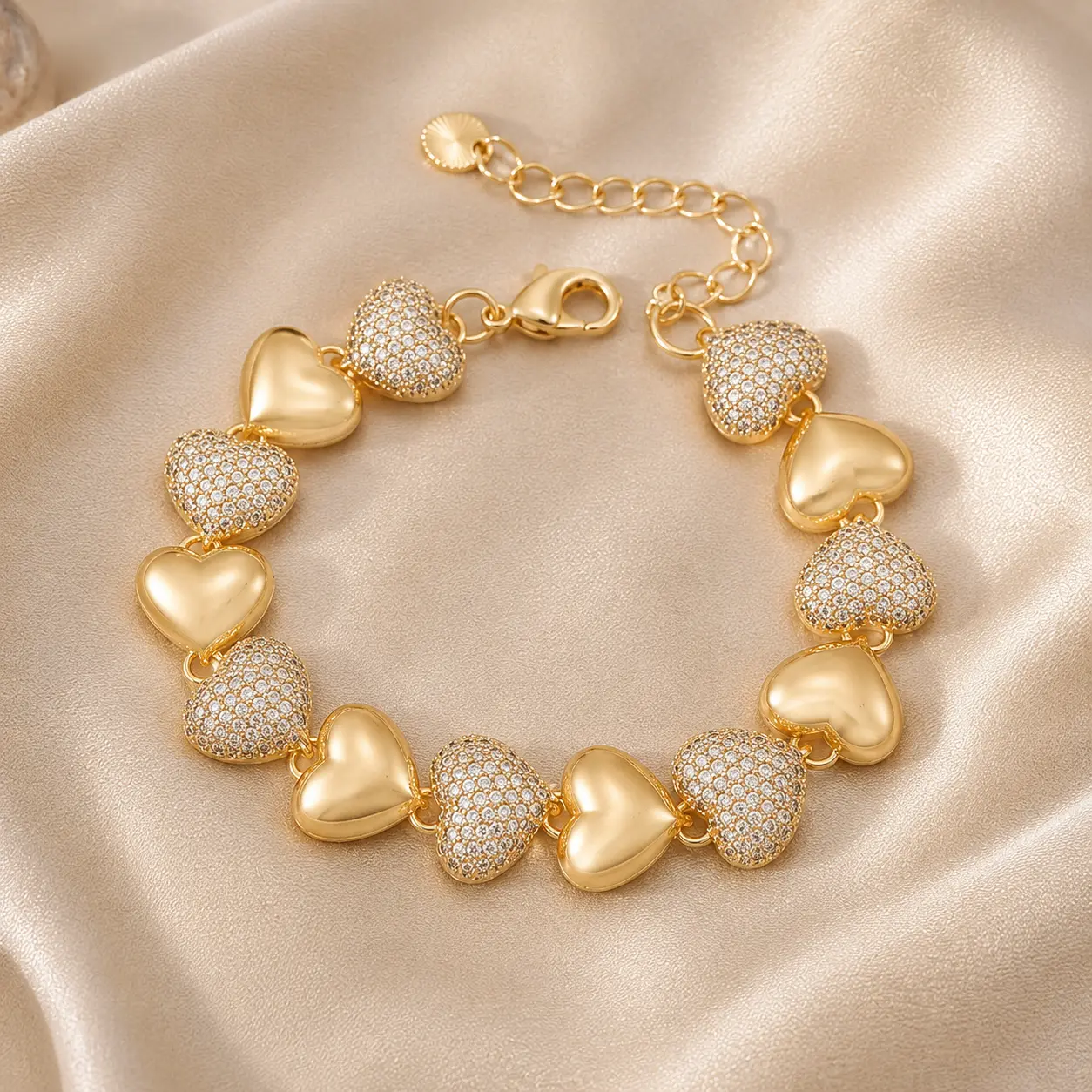 KissYan Gold Bracelet for Women, 14K Gold Plated Waterproof Heart Bracelet, Adjustable Heart Link Chain Bracelet, Statement Charm Bracelet Jewelry Gift for Women