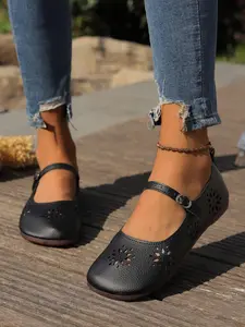 Women's Fashionable Hollow Out Flower Design Slip on Flats, Ballerina Flats, Casual Comfortable Breathable Flat Shoes for Daily Wear, Lightweight Breathable Shoes for Women & Girls