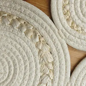 Bohemian style table decorations, washable and reversible, simple oval placemats, suitable for country and modern home styles, spring home decorations, festival and party decorations.