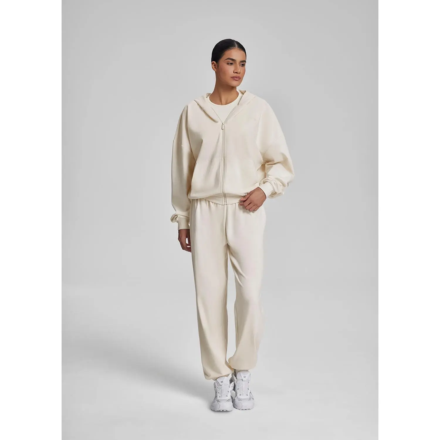 Women's Cozy Slouchy Joggers, Relaxed Fit Lounge Pants in Soft Breathable Fabric with a Stretchy Waistband, Athleisure Wear, 4-Way Stretch Women's Sports Joggers, Baggy Women's Sports Joggers