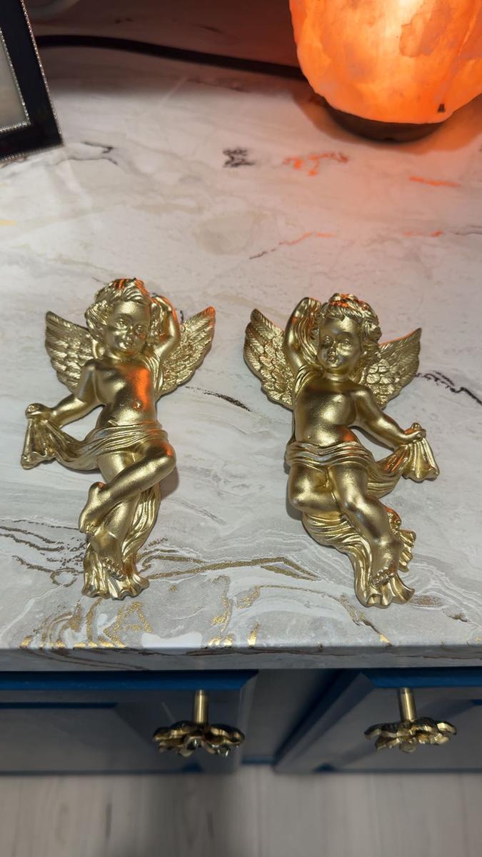 Item: 1 pair of angel