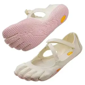 Five-toe sports shoes with breathable mesh upper and soft non-slip sole, ideal for yoga, Pilates and daily fitness workouts.