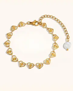 Amelia Heart-Linked Gold Bracelet – Non-Tarnish Dainty Charm
