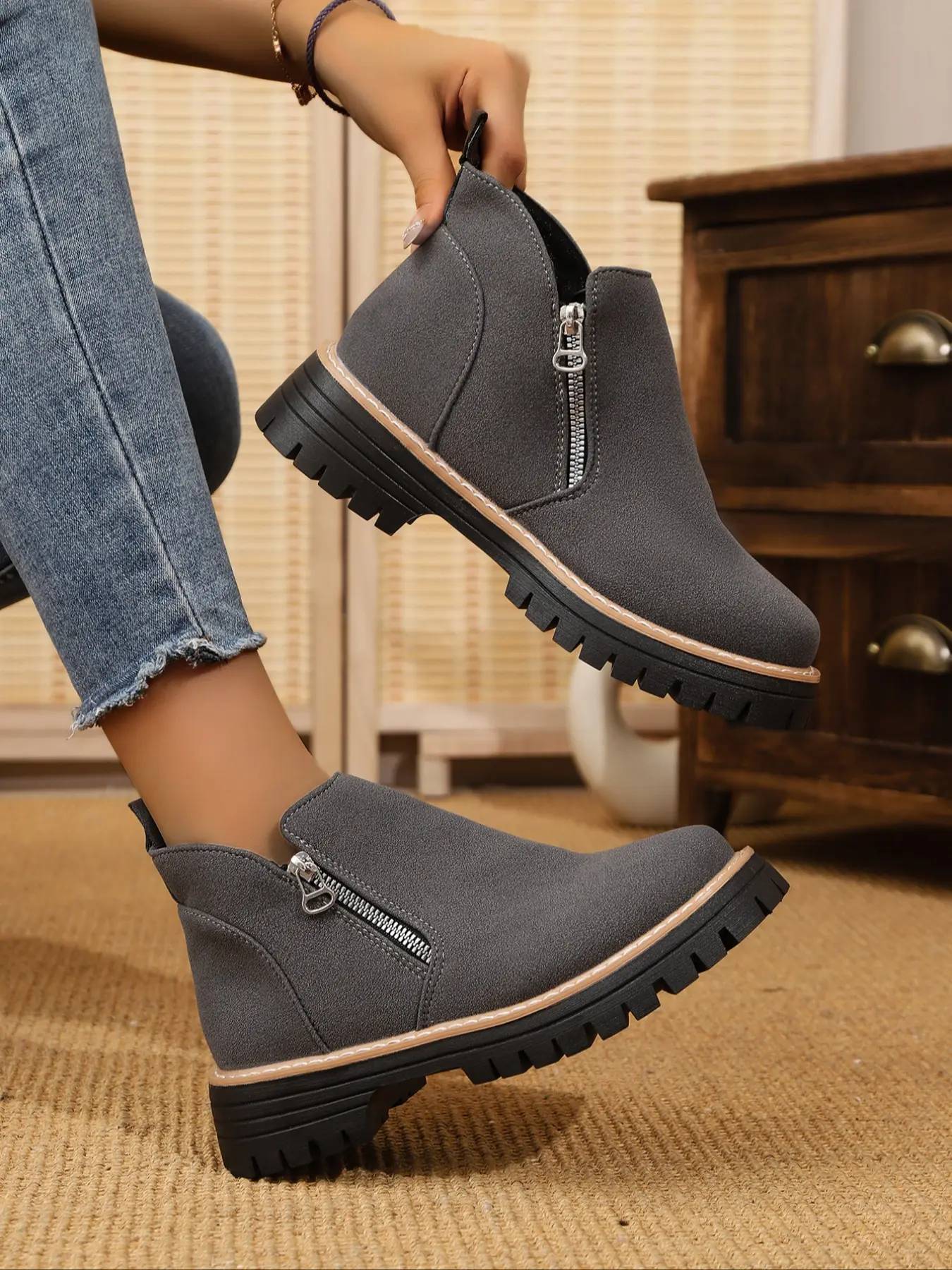 Women's Grey Side Zip Ankle Boots, Zipper Design Boots, Pu Leather Boots, Work Ankle Boots, Casual Comfortable Walking Shoes, Versatile Footwear for Daily Commuting, Leisure & Outdoor, Female All - match Trendy Chunky Heel Boots for All Seasons
