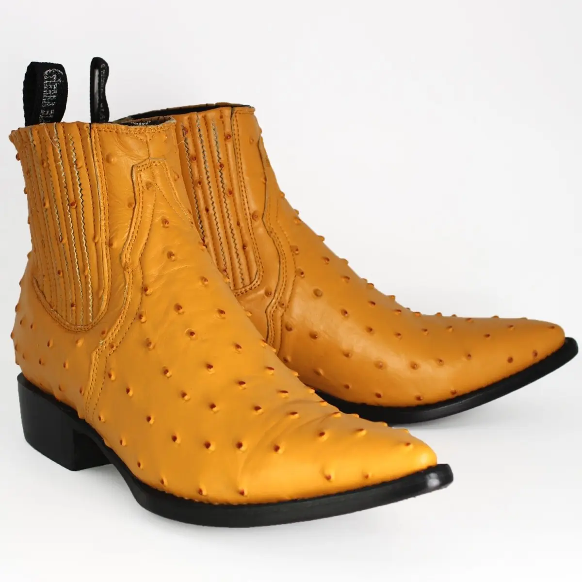 Botines de Avestruz Grabado Horma Puntal Mantequilla