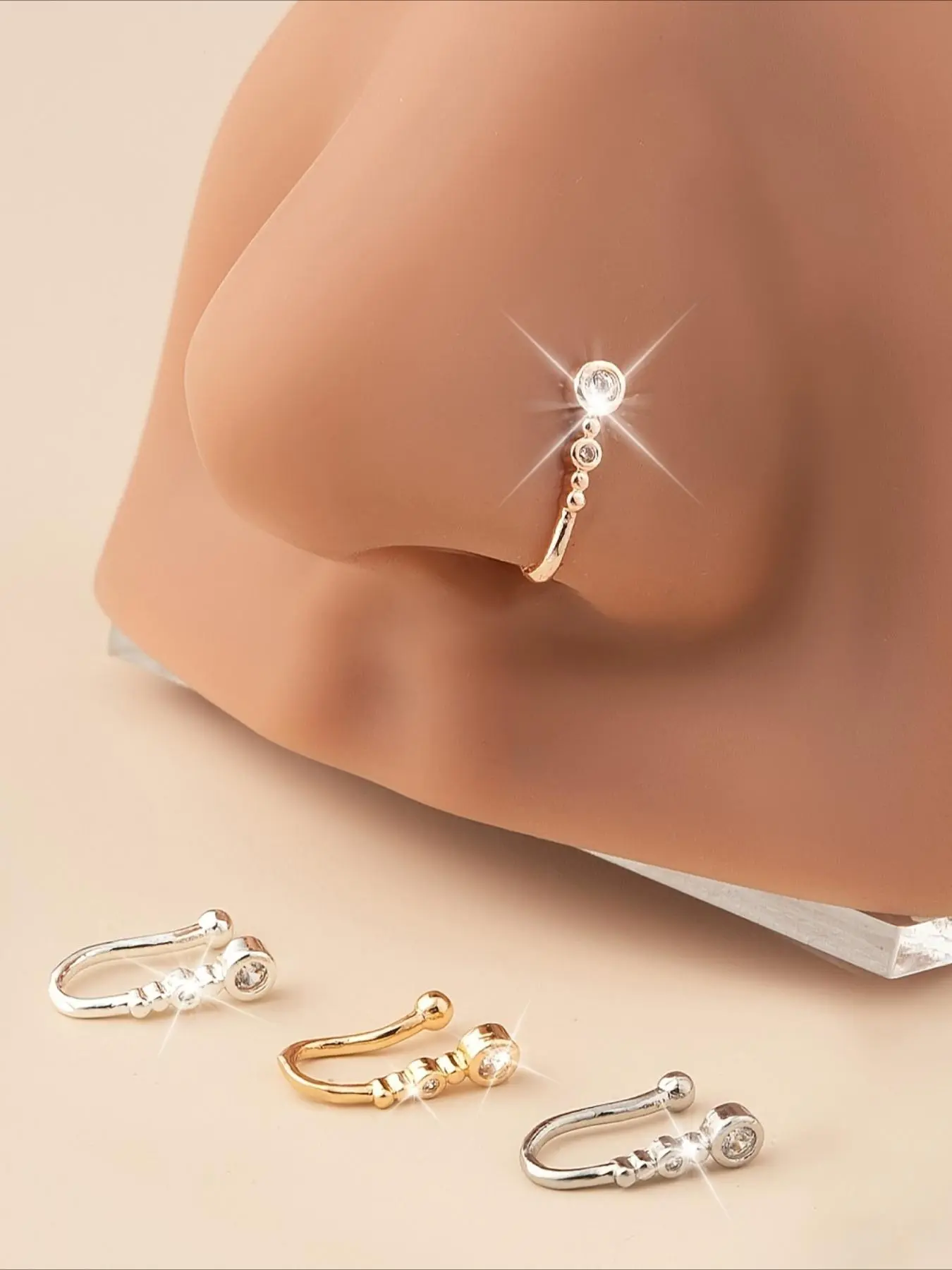 4 Pcs/Set of Simple Fashion Copper Inset Zirconia 18K Gold Plated U-shaped Non-Porous Nose Clip, No Piercing Creative Nose Ring Jewelry, Fashion Gift, Body Jewellery