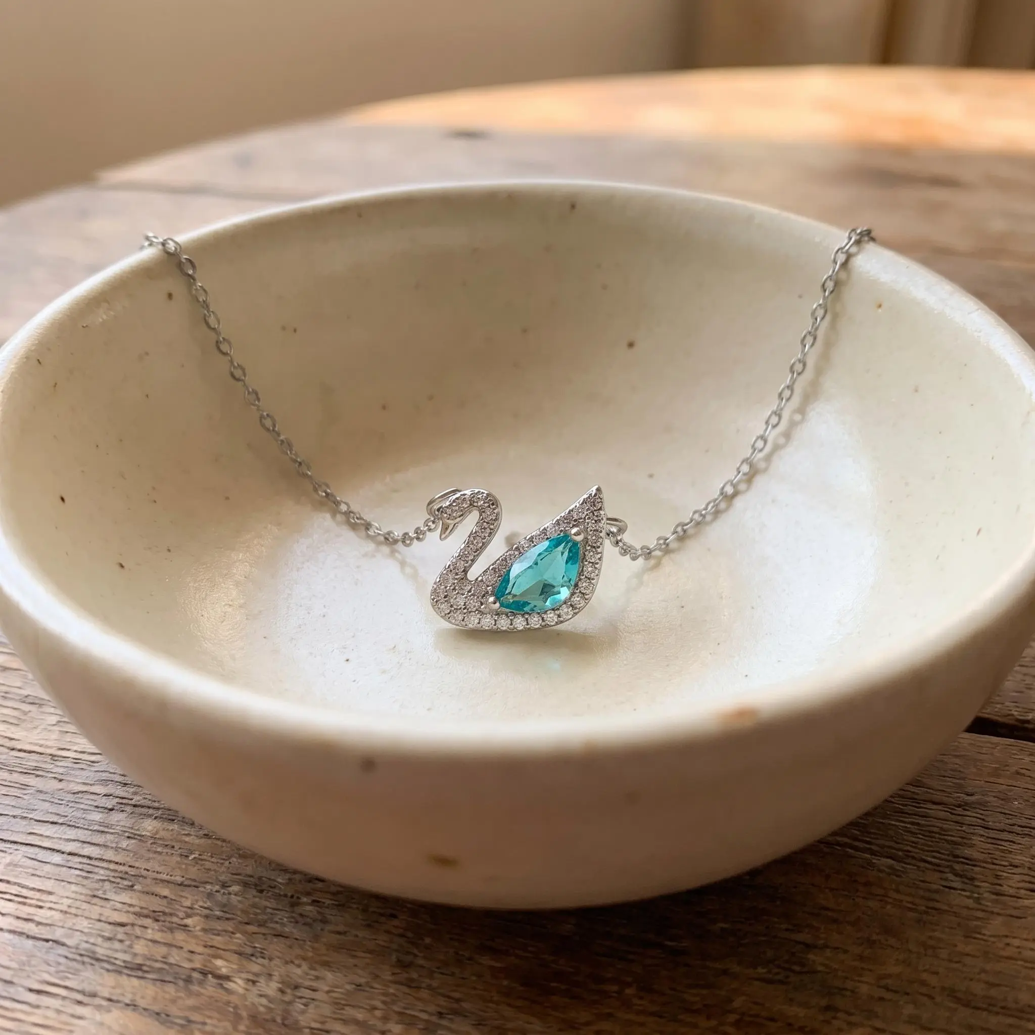 BUFELA Blue Crystal Swan Pendant Necklace for Women – Elegant Dainty Jewelry