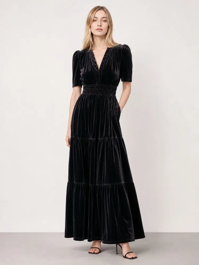 Women's Festive Short Sleeve V-Neck Smocked Waist Tiered Maxi Dress - Flowy Ruffle Hem, Side Pockets, Elegant Outfit for Christmas Gathering, Wedding Guest Formal Events