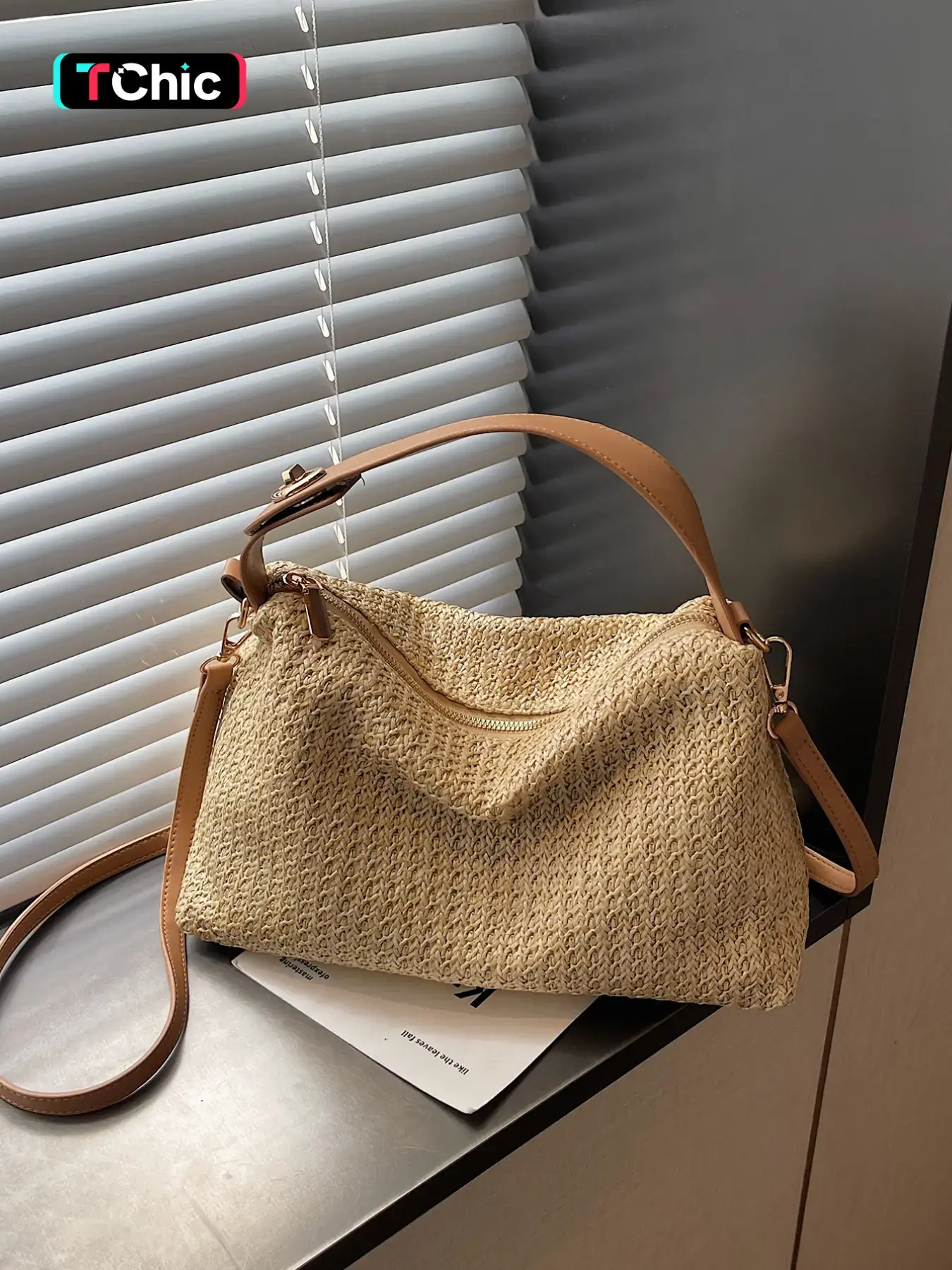 Women's Summer Solid Color Straw Handbag, Fashion Crescent Moon Bag, Ideal for Commuting, Office, Vacation, Gift Giving