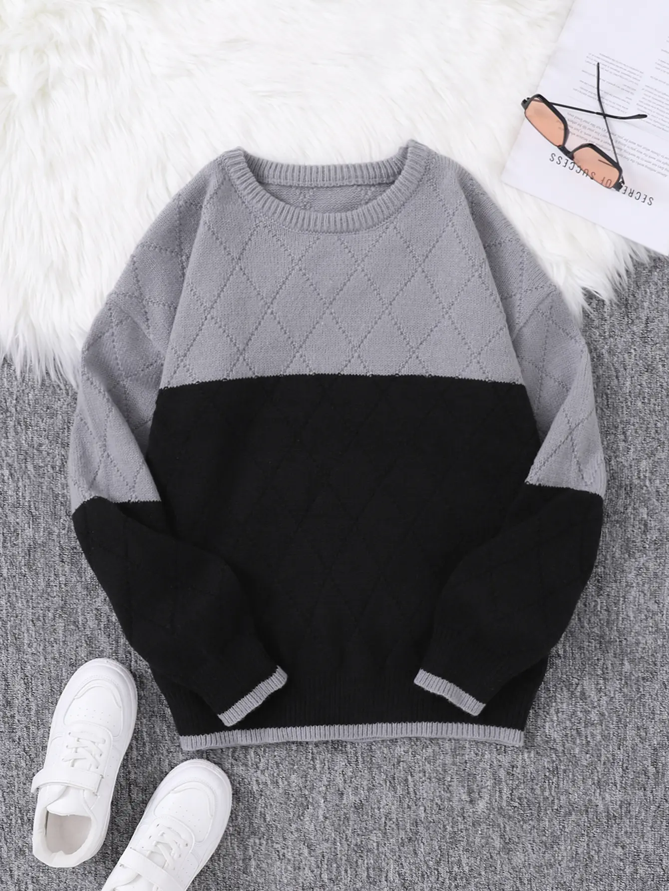 Men's Patchwork Argyle Print Drop Shoulder Sweater, Regular Fit Casual Long Sleeve Round Neck Jumper for Fall & Winter, Fashion Classic Men's Knitwear Tops for Daily Wear, Fitted