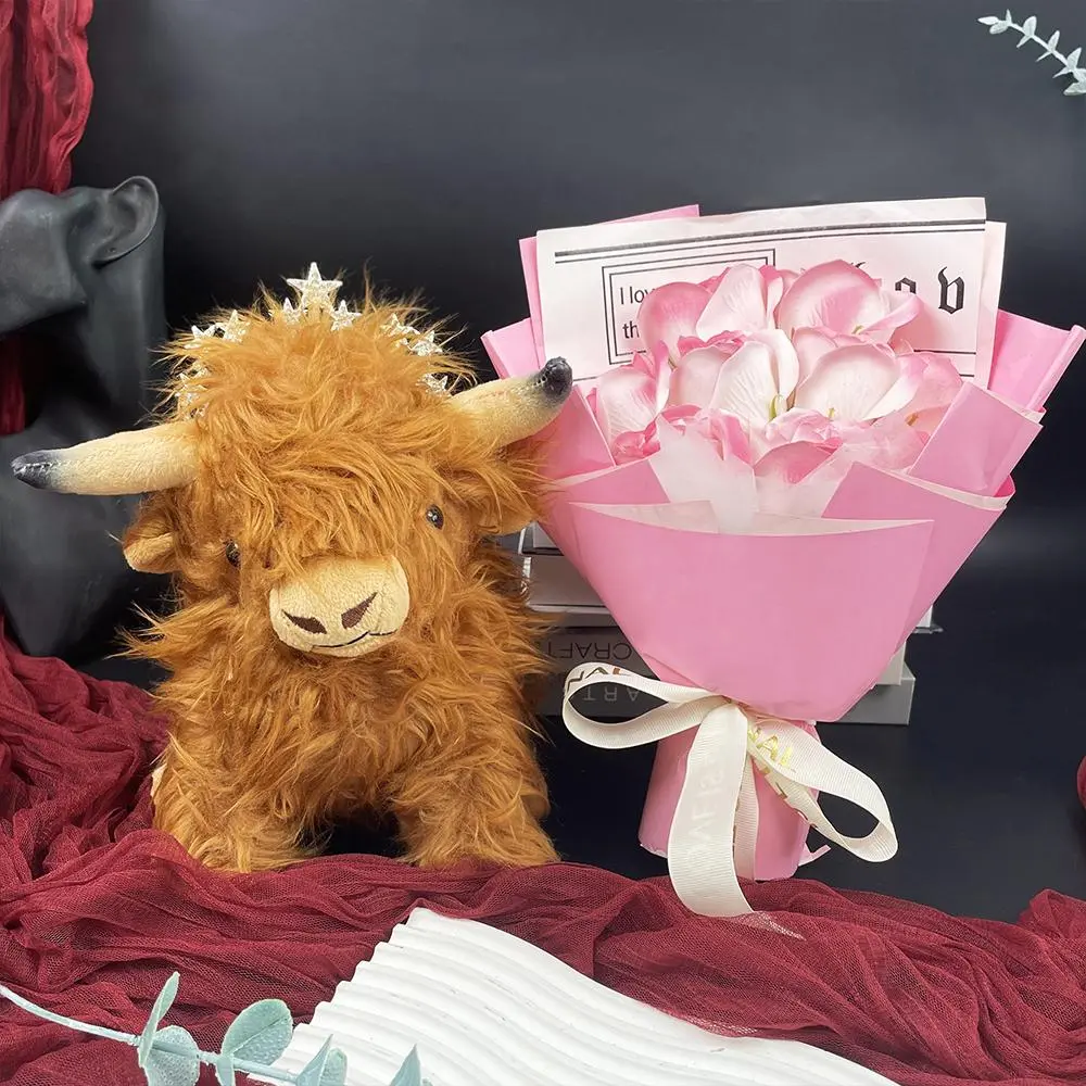 Highland Cow Plush Toy Stuffed Animal Cute Cow Design With Rose Bouquet, Artificial Flower Bouquet, Wedding Bridal Gifts, Gifs for Girlfriend, Birthday Gifts, Cute Stuffed Animals