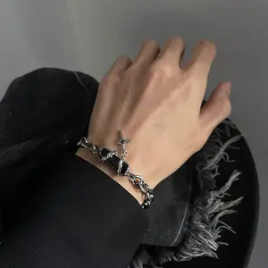 Star-wrapped black diamond bracelet for men, titanium steel design, new style, versatile, non-fading accessories, simple and high-end accessories for women