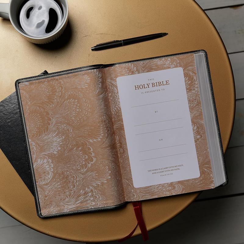 KJV Holy Bible: Giant Print with 53,000 Cross References, Deluxe Black Leathersoft, King James Version Imitation Leather, Large Print