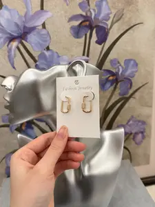 Women's Metallic Circular Pattern U-Shaped Ear Buckle, Geometric Stainless Steel Earrings, Casual All Season Accessory