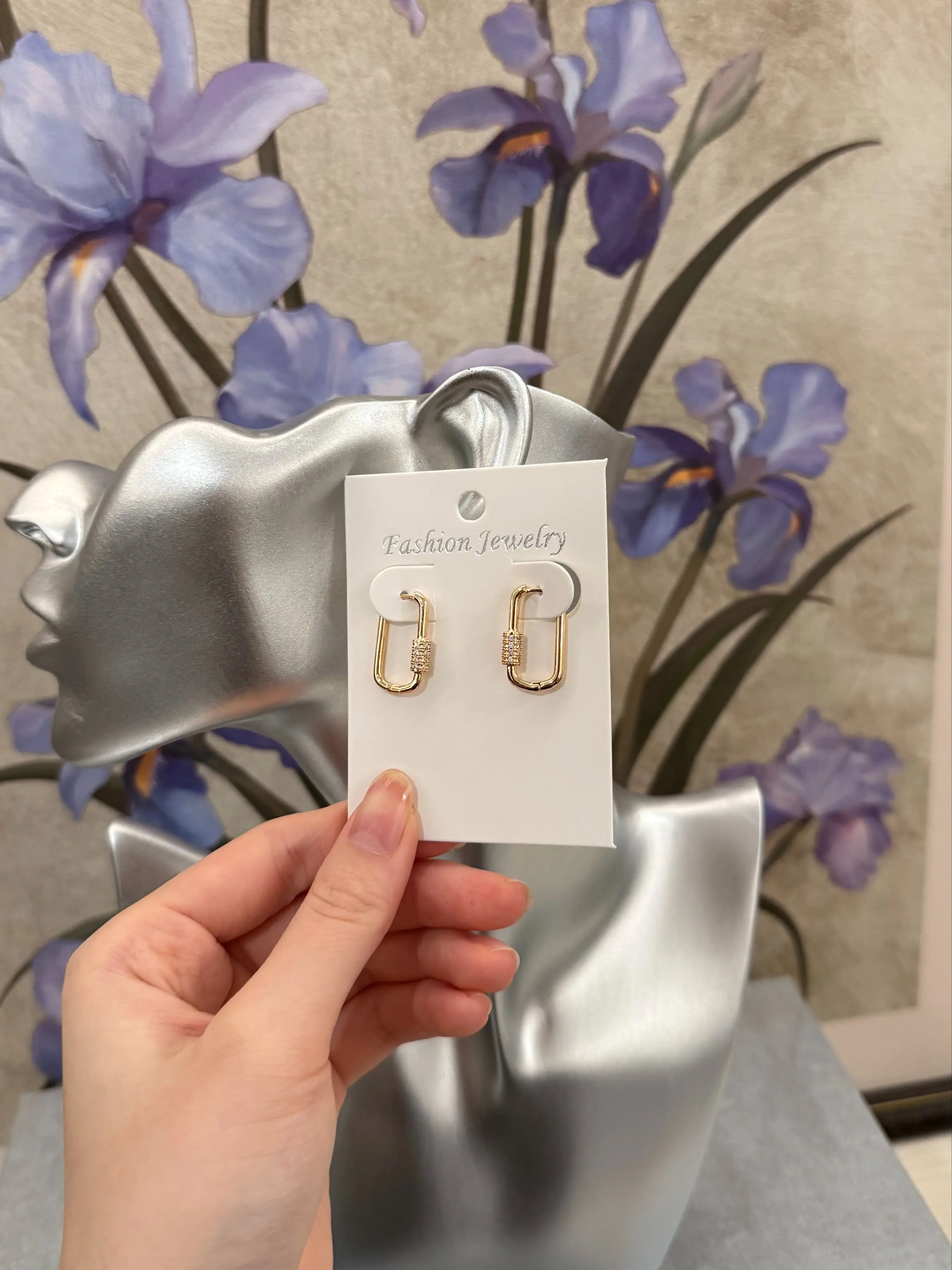 Women's Metallic Circular Pattern U-Shaped Ear Buckle, Geometric Stainless Steel Earrings, Casual All Season Accessory, Fashion Jewelry