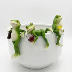 Cute Resin Frog Figurine for Home Decor – Funny Desk & Shelf Decoration, Adorable Frog Statue for Office, Apartment, Bedroom Aesthetic, Cozy Room Styling, Unique Gift Idea for Frog Lovers and Home Decor Fans