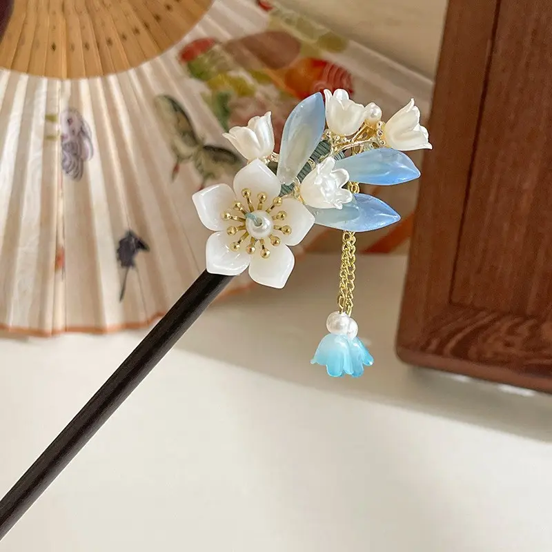 #1 The Blue Flowers